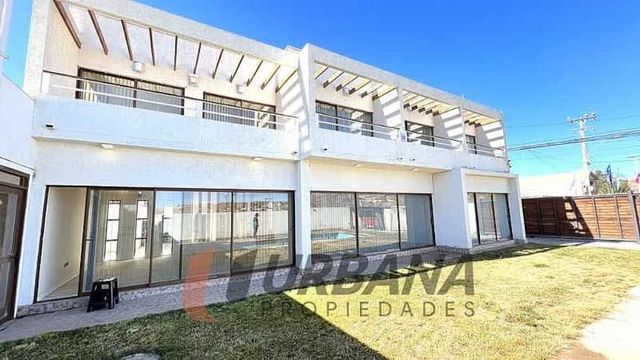 Casa OPORTUNIDAD ! EXCLUSIVA CASA EN LA CIUDAD DE ANDACOLLO