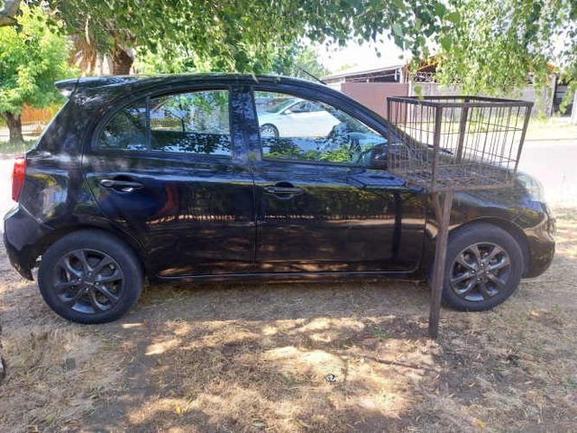 NISSAN MARCH SENSE 1.6 AUTOMATICO 2015