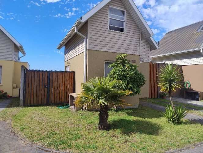 Cómoda casa en Valle San Pedro detrás del Colegio San Ignacio.