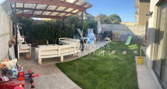 Hermosa casa 4D/3B en Estancia Liray, Colina (133534)