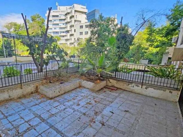 En venta departamento con patio privado (133507)