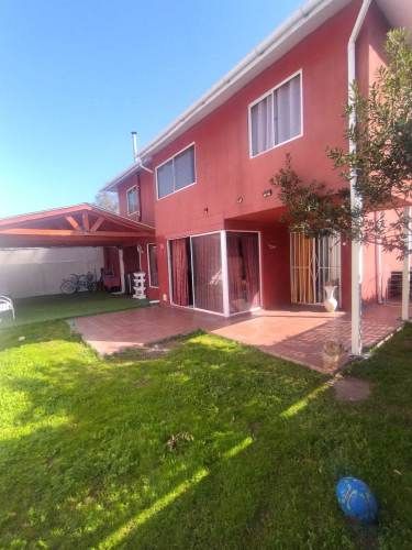Hermosa casa en venta en Parque del Este (133459)