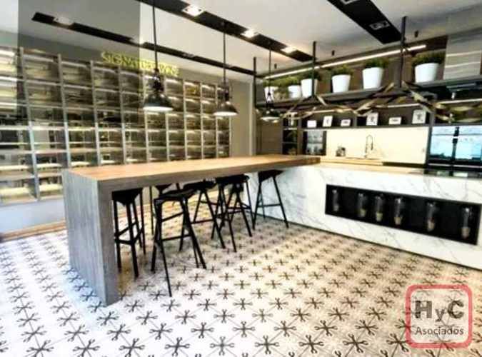 Ubicado en el piso 5