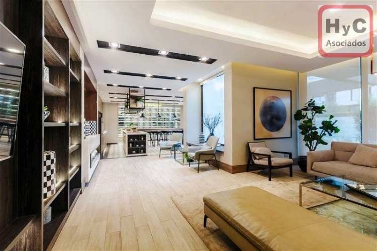 Ubicado en el piso 5