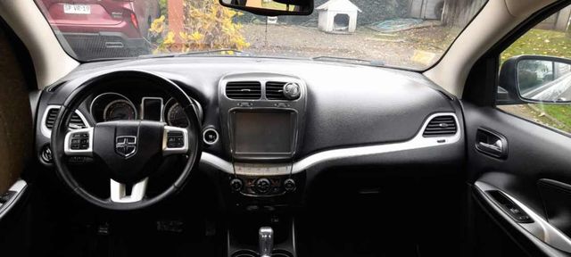 Auto marca Dodge modelo Journey SXT 2,4 año 2014   MOTOR MALO