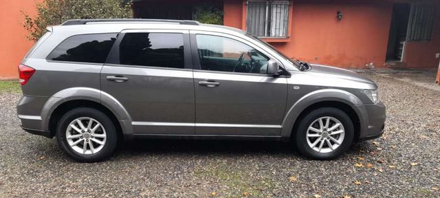 Auto marca Dodge modelo Journey SXT 2,4 año 2014   MOTOR MALO