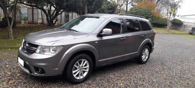 Auto marca Dodge modelo Journey SXT 2,4 año 2014   MOTOR MALO