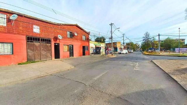 Casa en venta c/ estacionamiento en Cerro Navia