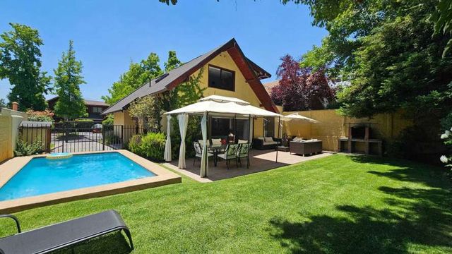 Amplio Patio con Piscina!  (133554)