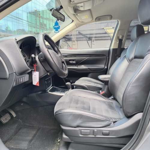 Mitsubishi outlander 4x2 2020