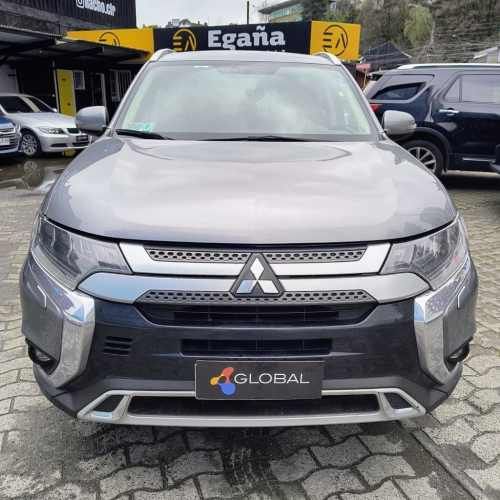 Mitsubishi outlander 4x2 2020