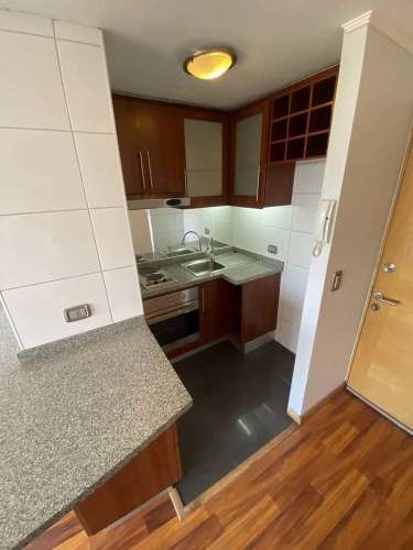 Departamento en arriendo c/ estacionamiento en Metro Manquehue - Apumanque