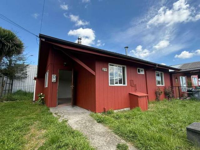 Casa sector central + Cabaña / Frutillar (133613)