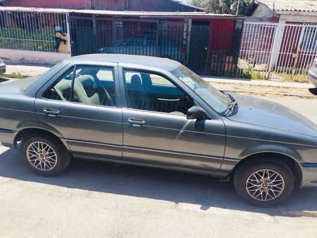 Se vende Nissan v16, excelente estado,a toda prueba y conversable.