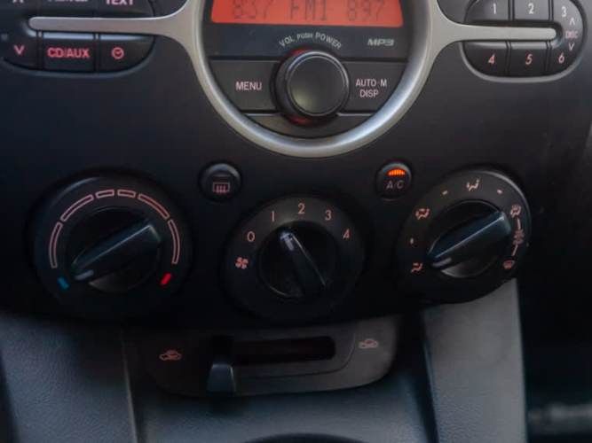 Mazda 2 V 1.5 2009