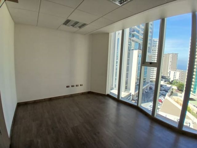 PROPIETARIO VENDE OFICINA EN AVDA. CONCON - REÑACA.