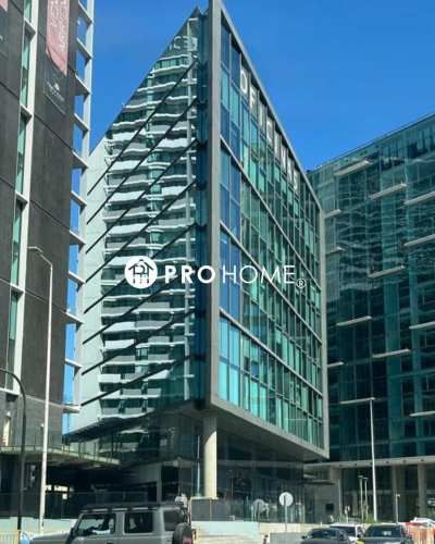 Oficina Estratégica en Av. Balmaceda: Parking Público + Mall Plaza