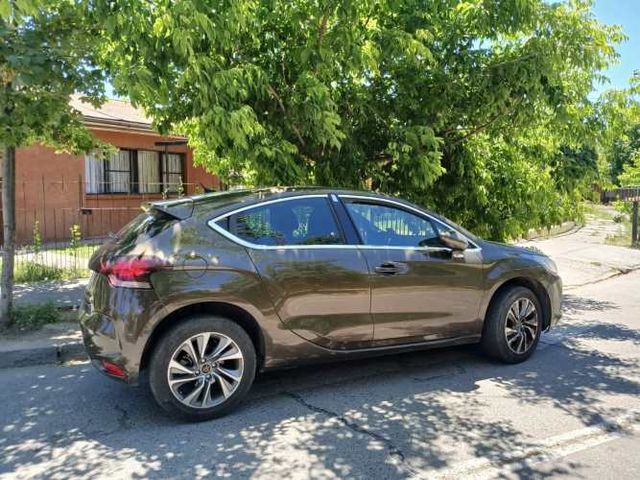 Vendo Citroën DS4 año 2014.