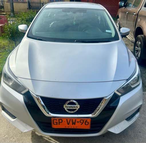 Se vende Taxi Ejecutivo Versa 2021