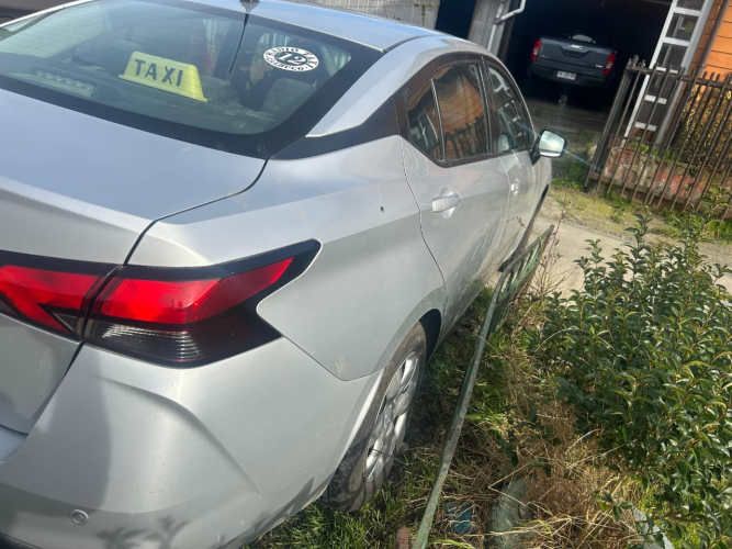 Se vende Taxi Ejecutivo Versa 2021