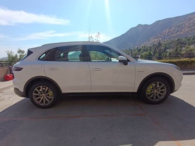 PORSCHE CAYENNE 2020