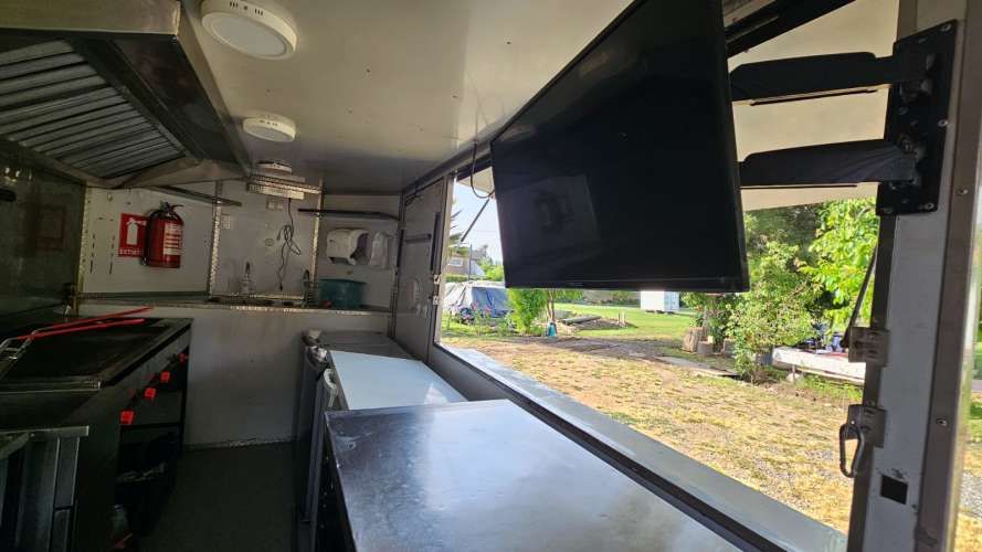 2020 ONE FOODTRUCK 4.7 x 2