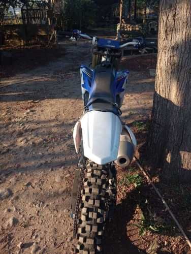 Se vende moto yamaha