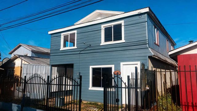 SE VENDE AMPLIA CASA 4D EN VILCÚN  (133645)