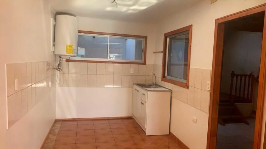 SE VENDE AMPLIA CASA 4D EN VILCÚN  (133645)