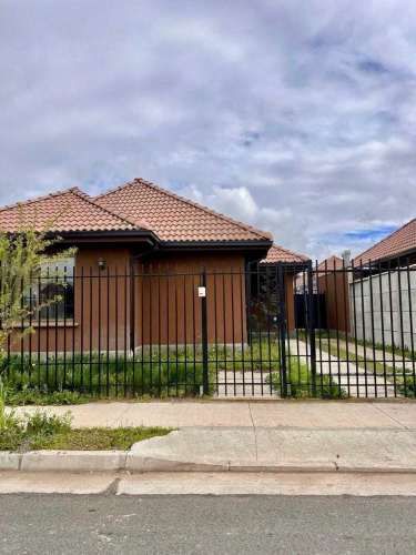 EN VENTA HERMOSA CASA PARQUE SAN VALENTÍN  (133713)