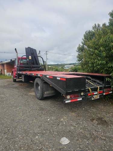 Se vende camion pluma