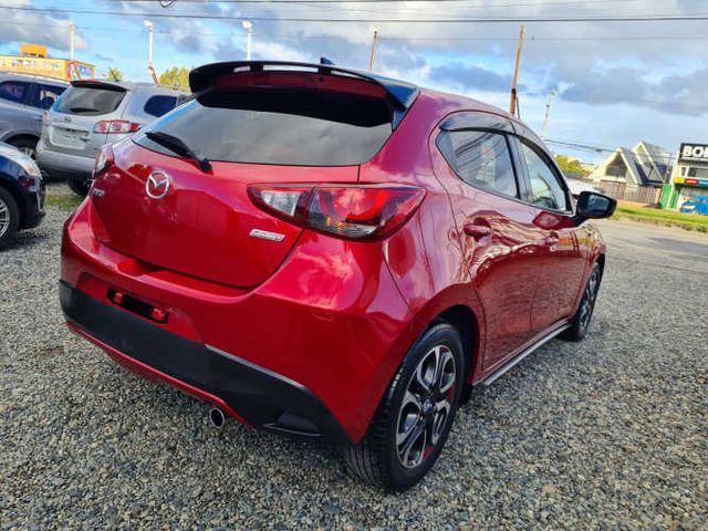 Mazda Demio Skyactiv 2016