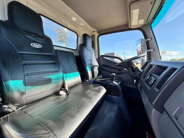 2022 Camión ¾ JAC Urban HFC 1040 Capacidad de Carga 3.200 kgs - SEMINUEVO