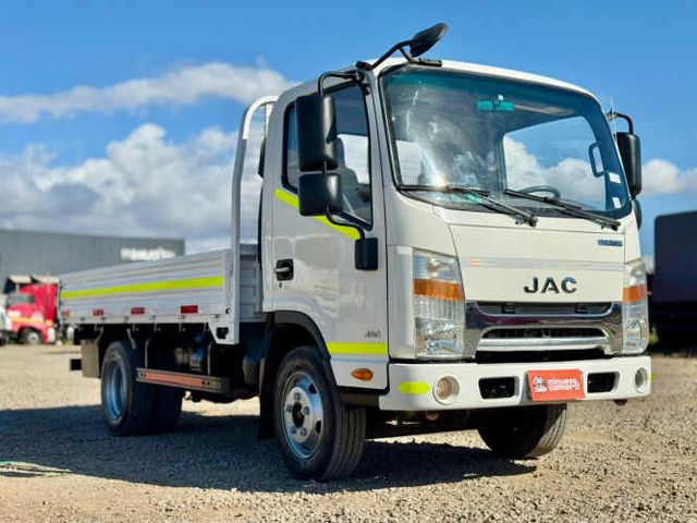 2022 Camión ¾ JAC Urban HFC 1040 Capacidad de Carga 3.200 kgs - SEMINUEVO
