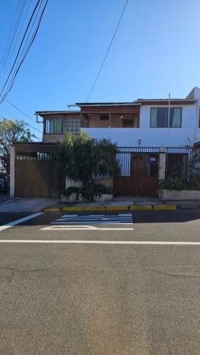 Casa esquina, sector sur Coviefi, calle Mar del Plata