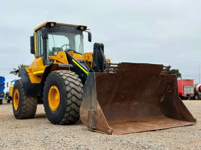 2013 Cargador Frontal Volvo L120F - Operativo