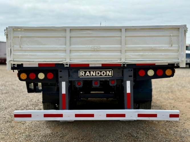 1996 Semirremolque Rampla Plana Randon 13.20 m con barandas