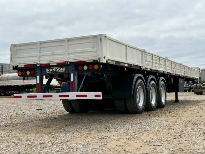 1996 Semirremolque Rampla Plana Randon 13.20 m con barandas