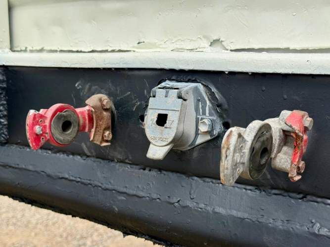 1996 Semirremolque Rampla Plana Randon 13.20 m con barandas