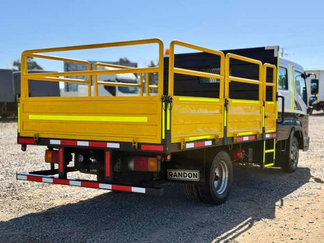 2022 Camión Hyundai Mighty EX6 Doble Cabina con Carrocería con Estandar Minero – COMO NUEVO