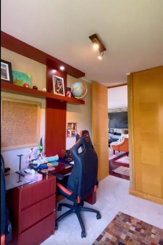 PRECIOSA CASA EN SECTOR PIEDRA ROJA  DE CHICUREO SANTIAGO