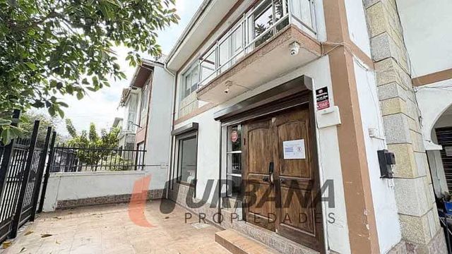 Local CASA COMERCIAL EN CALLE HUANHUALI