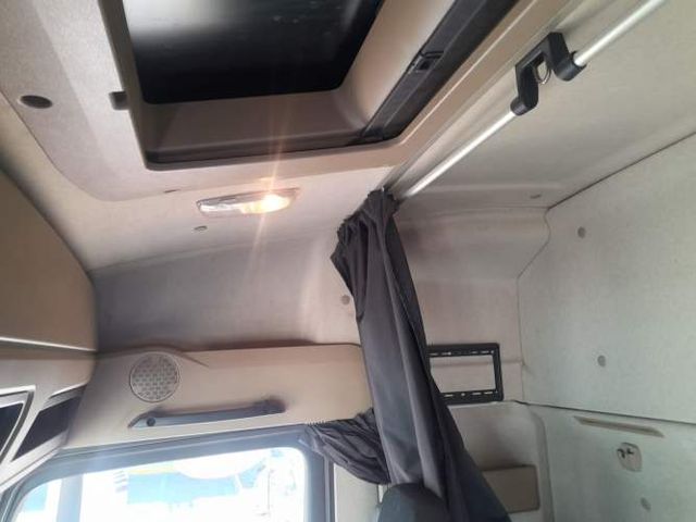 TRACTO CAMION JZGS36