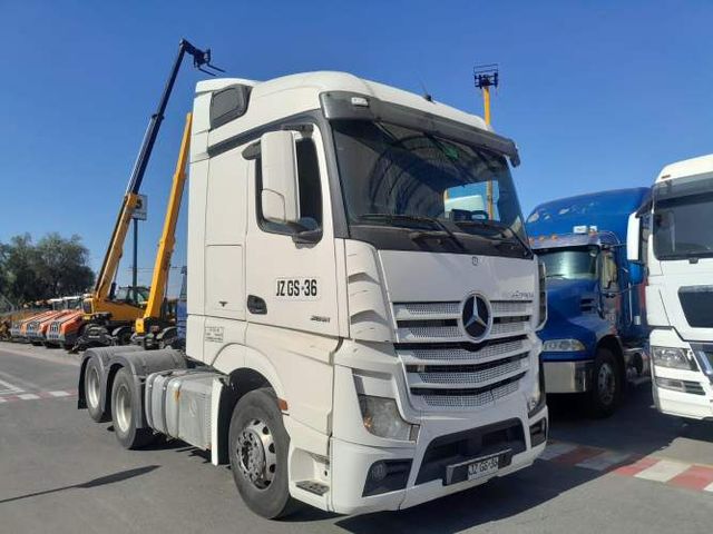 TRACTO CAMION JZGS36