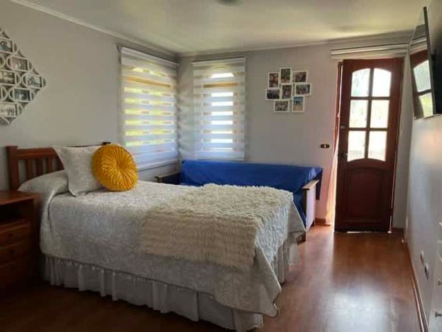 Parcela en Calera de Tango con 3 casas, con 5800 M2