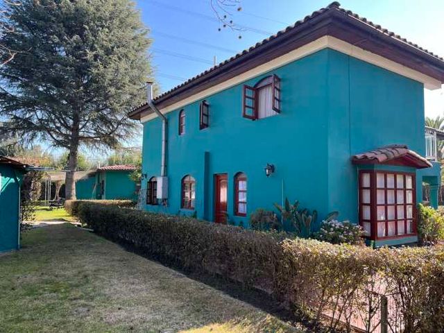 Parcela en Calera de Tango con 3 casas, con 5800 M2