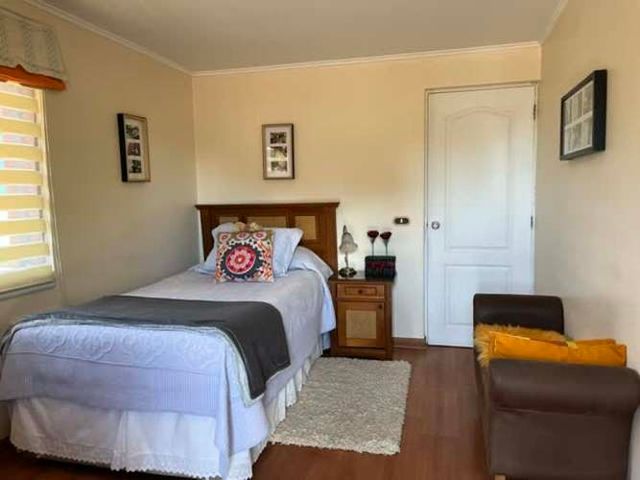 Parcela en Calera de Tango con 3 casas, con 5800 M2