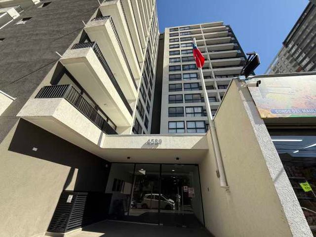 Se arrienda depto 1D+1B en Estación Central, cerca a metro Ecuador.