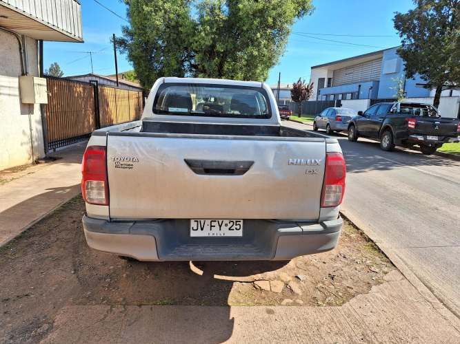 CAMIONETA TOYOTA HILUX 4x2 DX 2.7 AÑO 2017