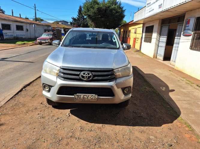 CAMIONETA TOYOTA HILUX 4x2 DX 2.7 AÑO 2017